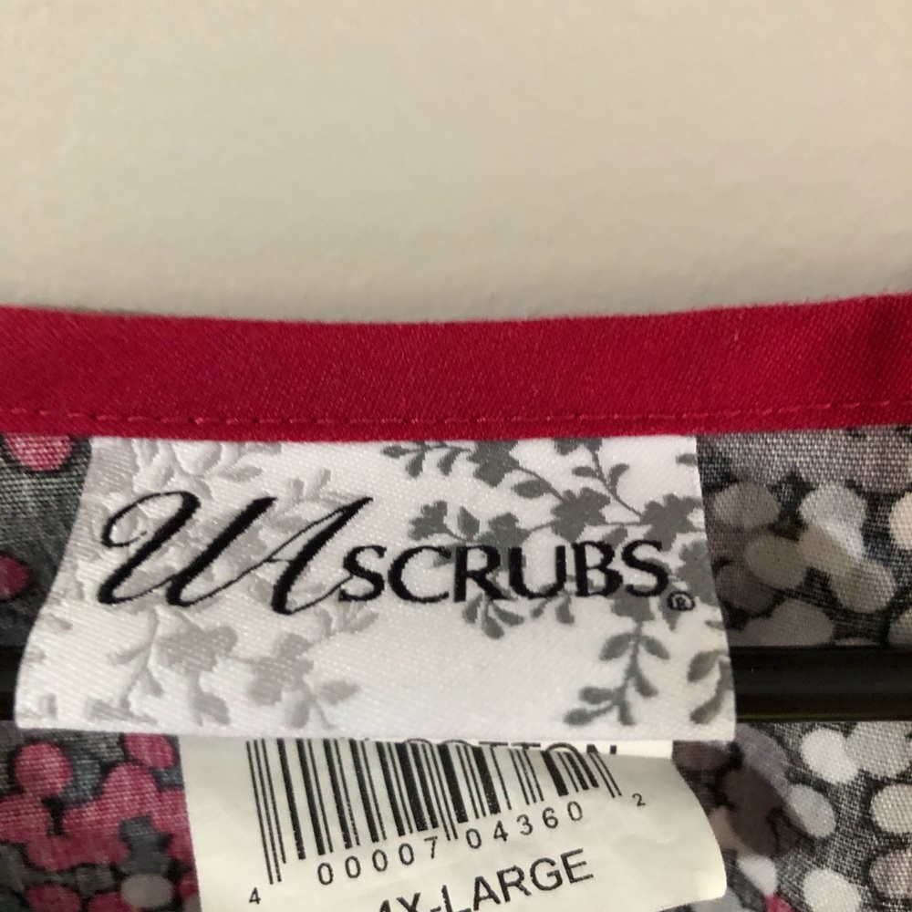 UA Scubs scrub top